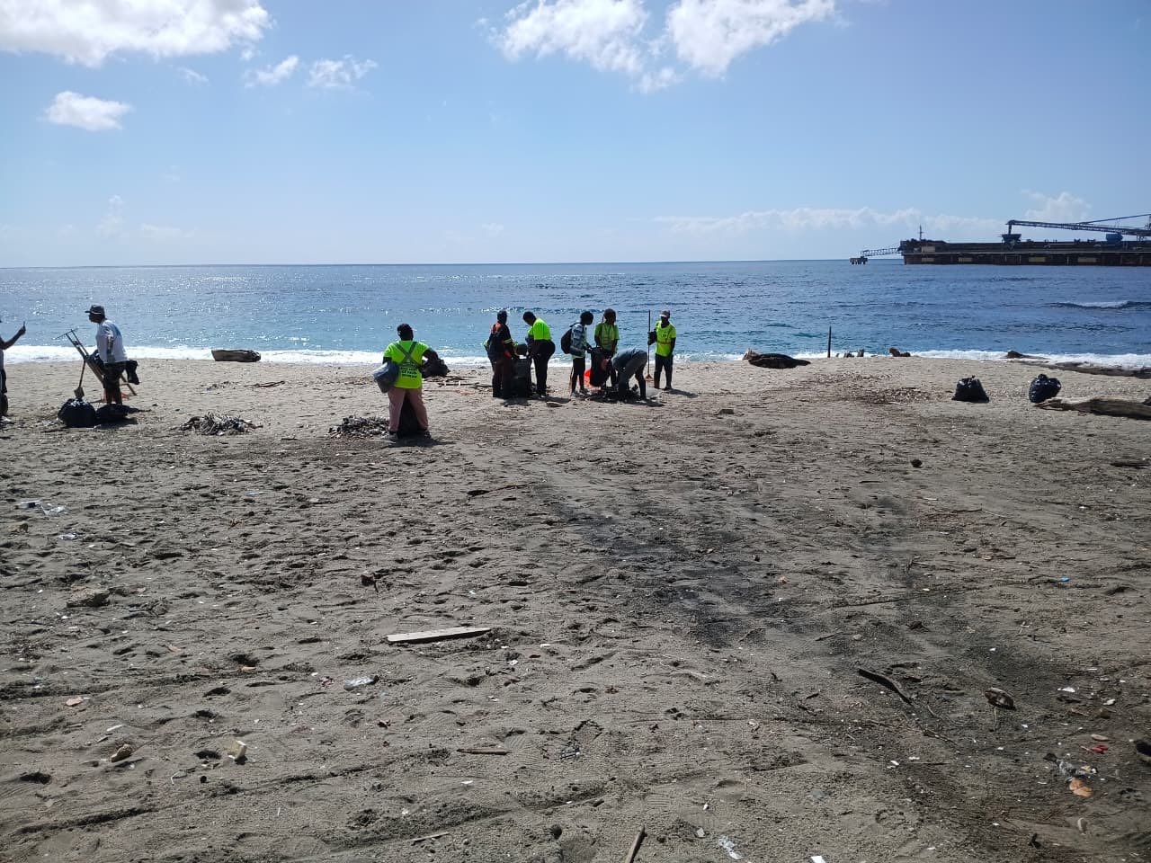 JORNADA DE LIMPIEZA DE PLAYA.